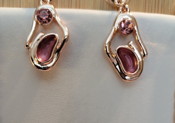 π©· 3/$15 2-piece necklace & earring set in rose gold w/pink rhinestones NWOT - Picture 3 of 3